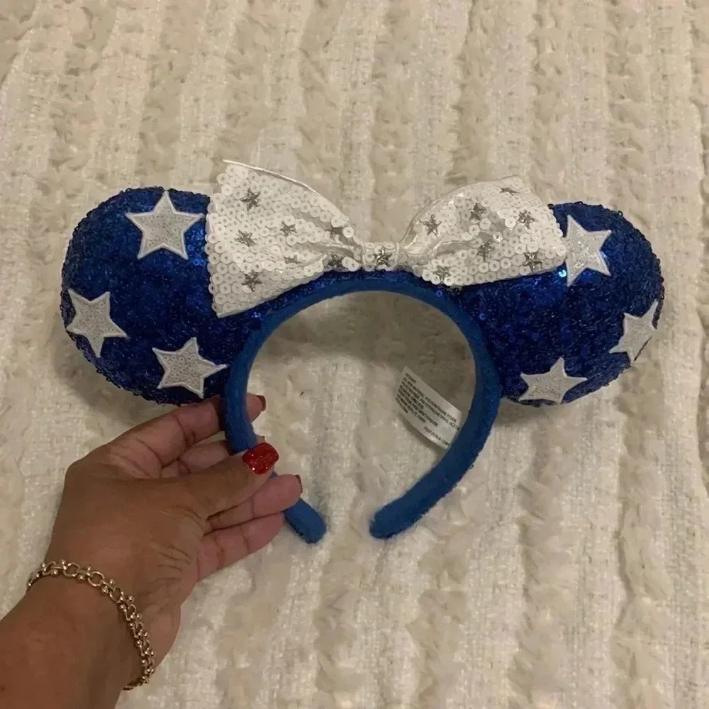 Disney parks blue and white stars miniie